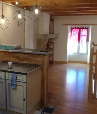 Maison De Bourg En Pierre Saint-Maurice (Puy-de-Dome)